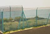 High chain fence with barbed wire 1:120