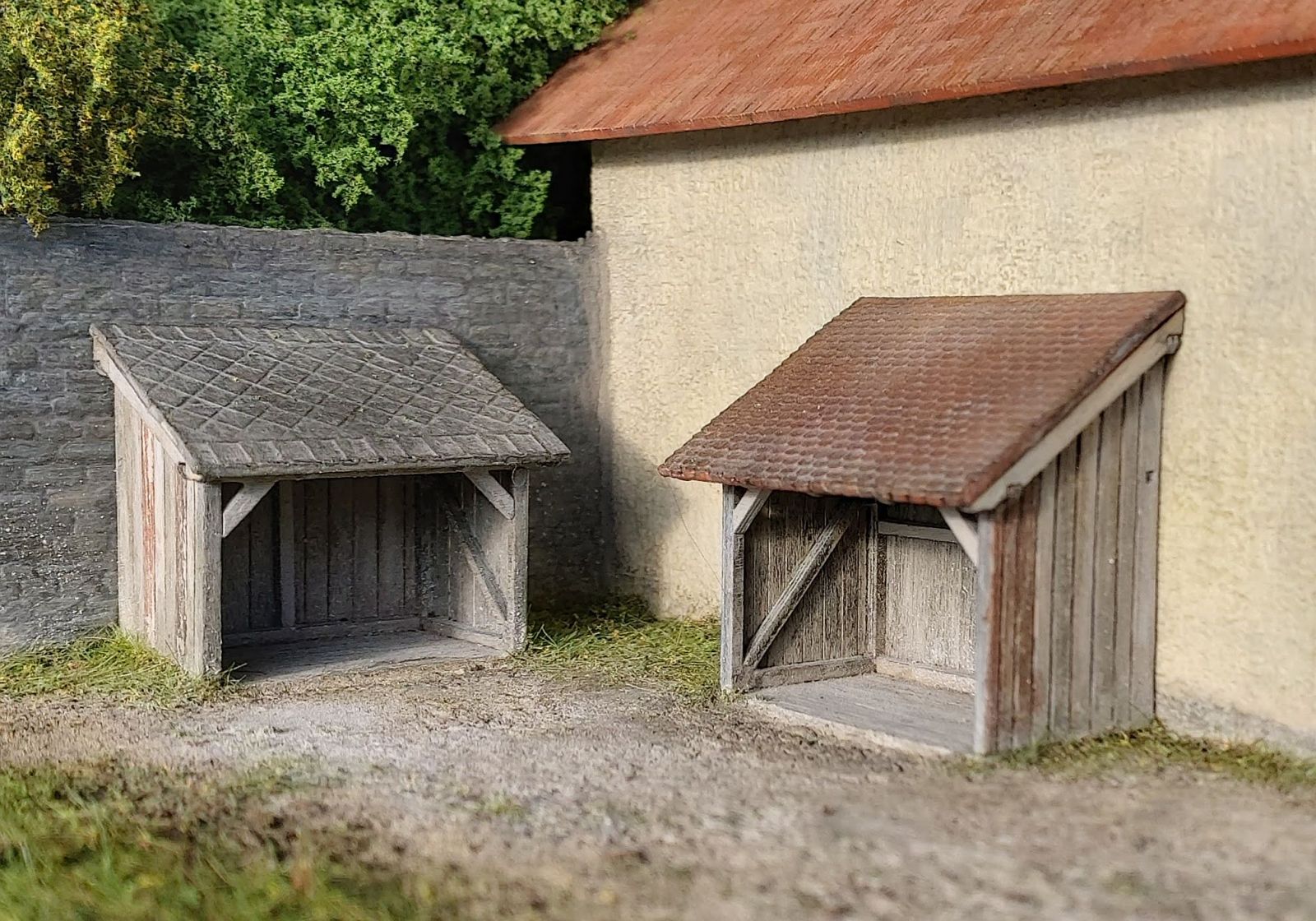 Two sheds to the wall 1:87 (kit)